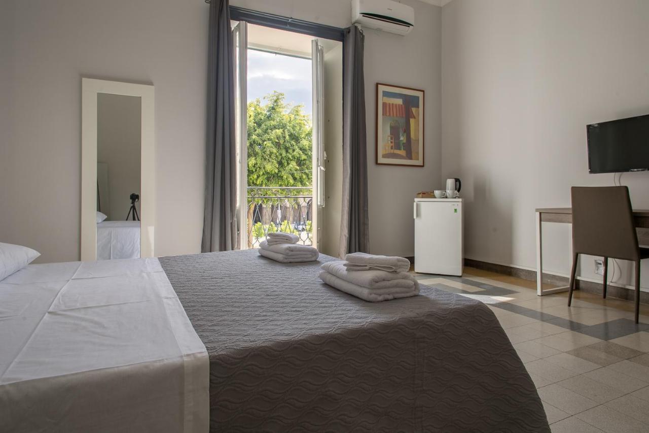 Giachi Friendly Rooms Alla Stazione Palermo Exterior photo