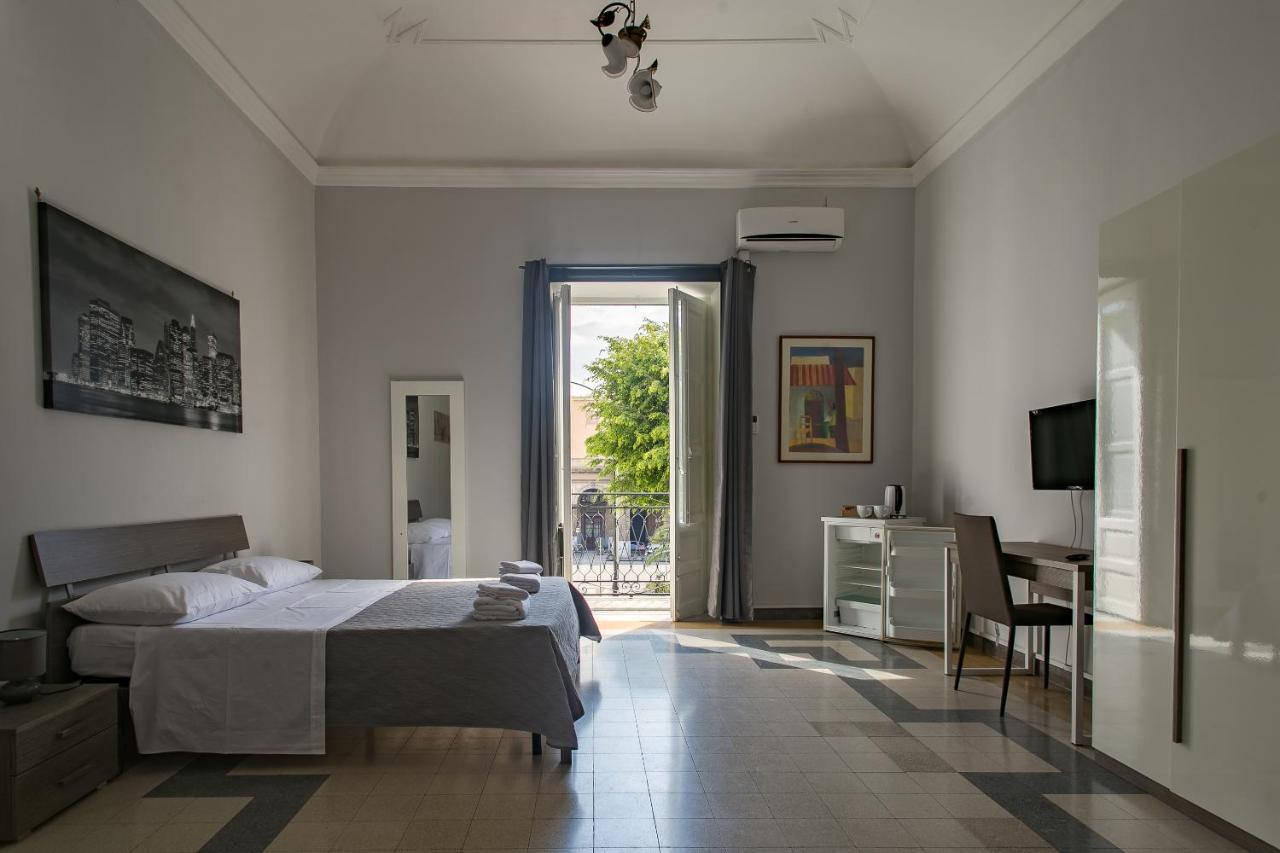 Giachi Friendly Rooms Alla Stazione Palermo Exterior photo